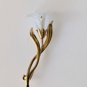 60 Gold and White Flower Brooch